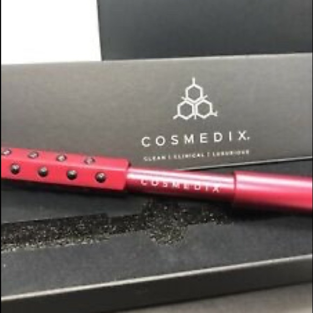 💚 Cosmedix facial roller